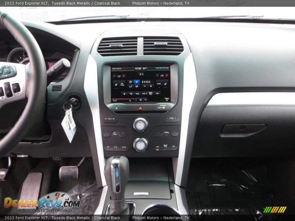 2013 Ford Explorer XLT Tuxedo Black Metallic / Charcoal Black Photo #27