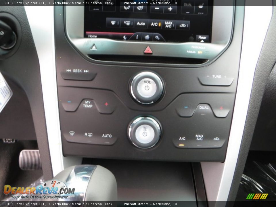 2013 Ford Explorer XLT Tuxedo Black Metallic / Charcoal Black Photo #29