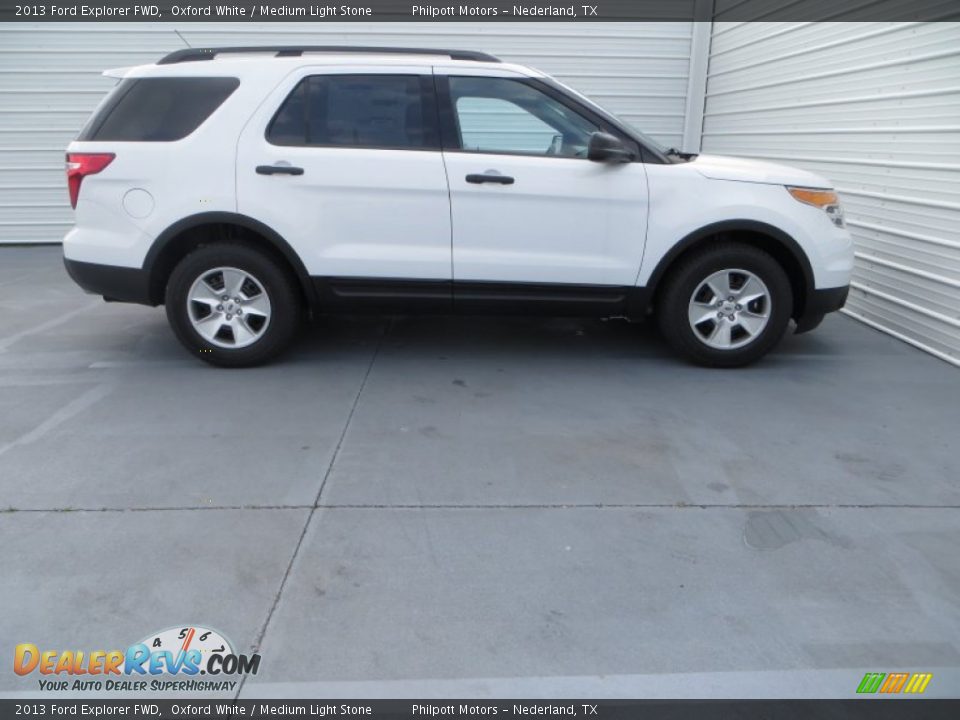 2013 Ford Explorer FWD Oxford White / Medium Light Stone Photo #3