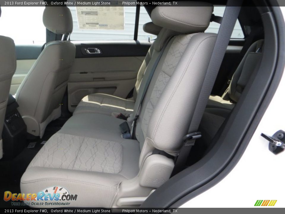 2013 Ford Explorer FWD Oxford White / Medium Light Stone Photo #18