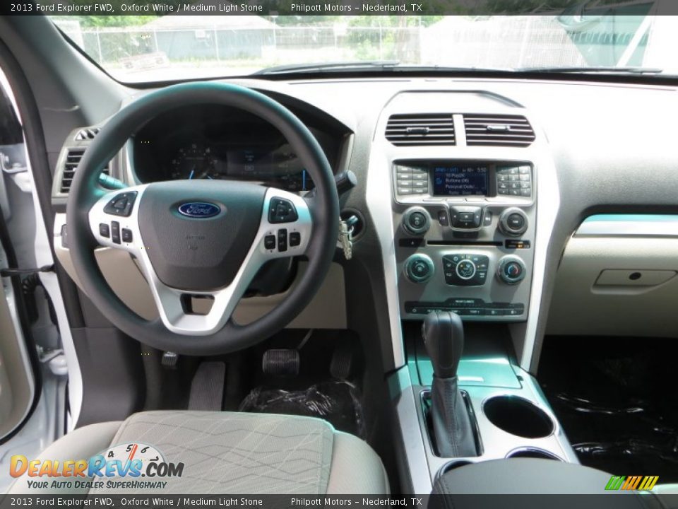 2013 Ford Explorer FWD Oxford White / Medium Light Stone Photo #23