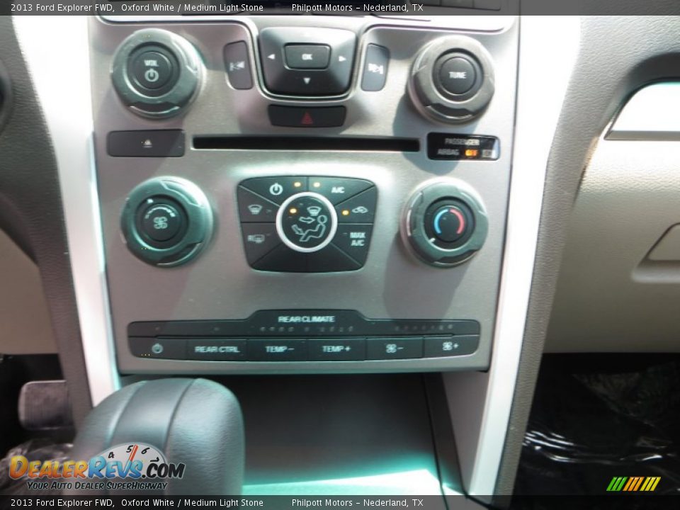 2013 Ford Explorer FWD Oxford White / Medium Light Stone Photo #26