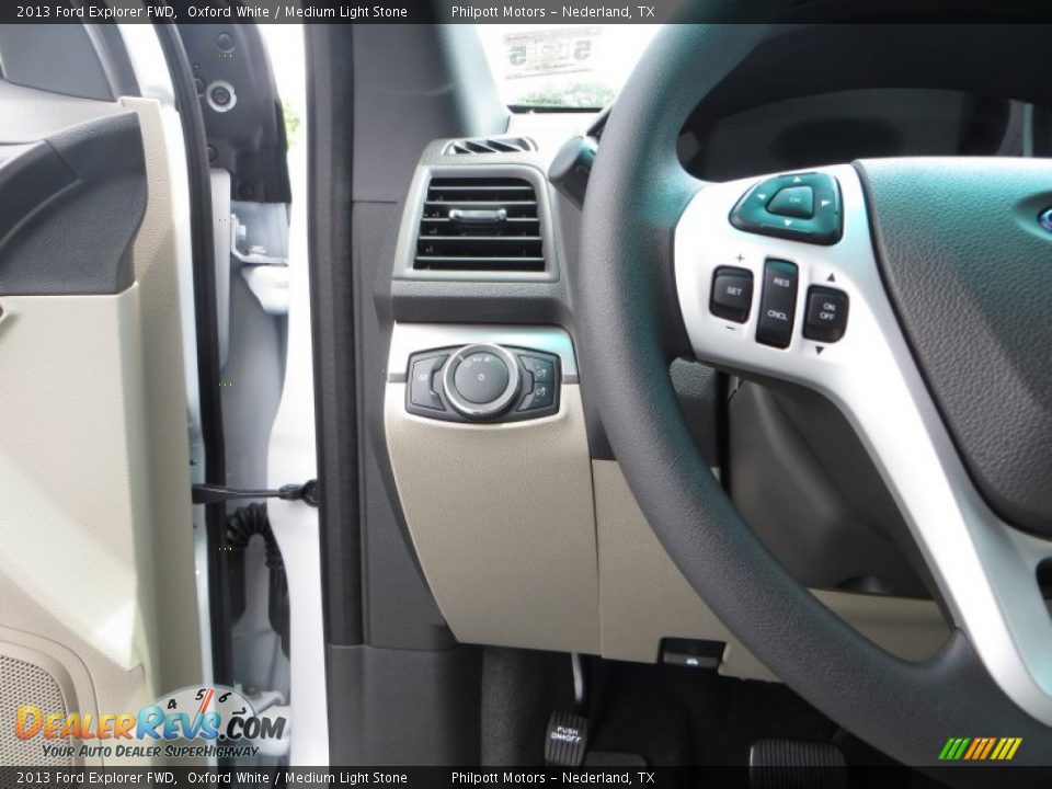 2013 Ford Explorer FWD Oxford White / Medium Light Stone Photo #30