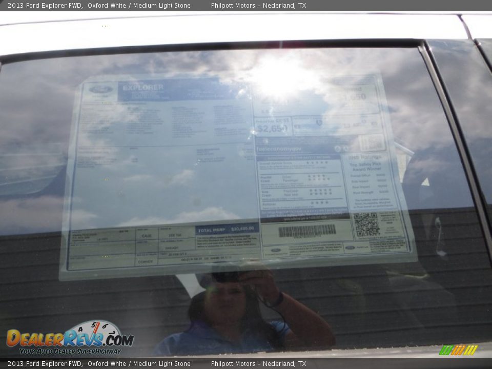 2013 Ford Explorer FWD Oxford White / Medium Light Stone Photo #32