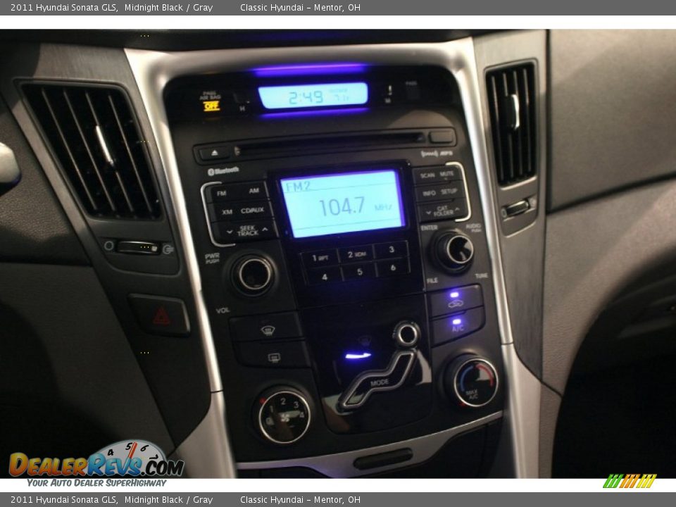 Controls of 2011 Hyundai Sonata GLS Photo #8