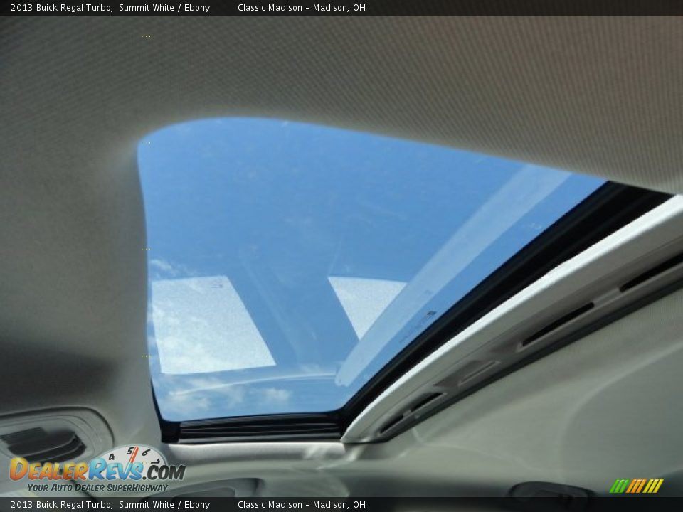 2013 Buick Regal Turbo Summit White / Ebony Photo #5