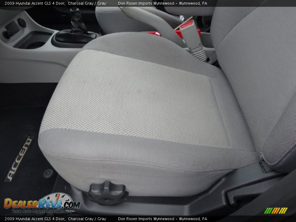 2009 Hyundai Accent GLS 4 Door Charcoal Gray / Gray Photo #15