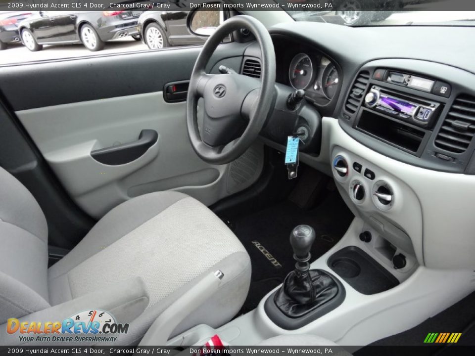 2009 Hyundai Accent GLS 4 Door Charcoal Gray / Gray Photo #17
