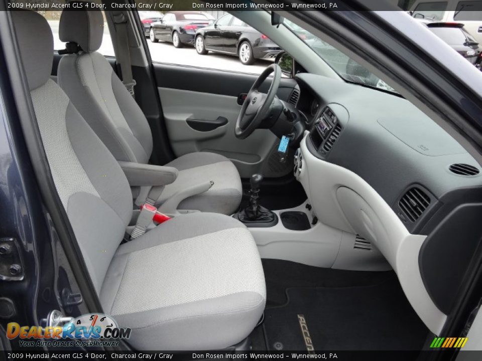 2009 Hyundai Accent GLS 4 Door Charcoal Gray / Gray Photo #18