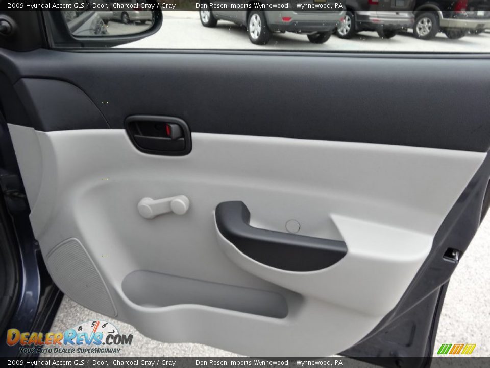 2009 Hyundai Accent GLS 4 Door Charcoal Gray / Gray Photo #20