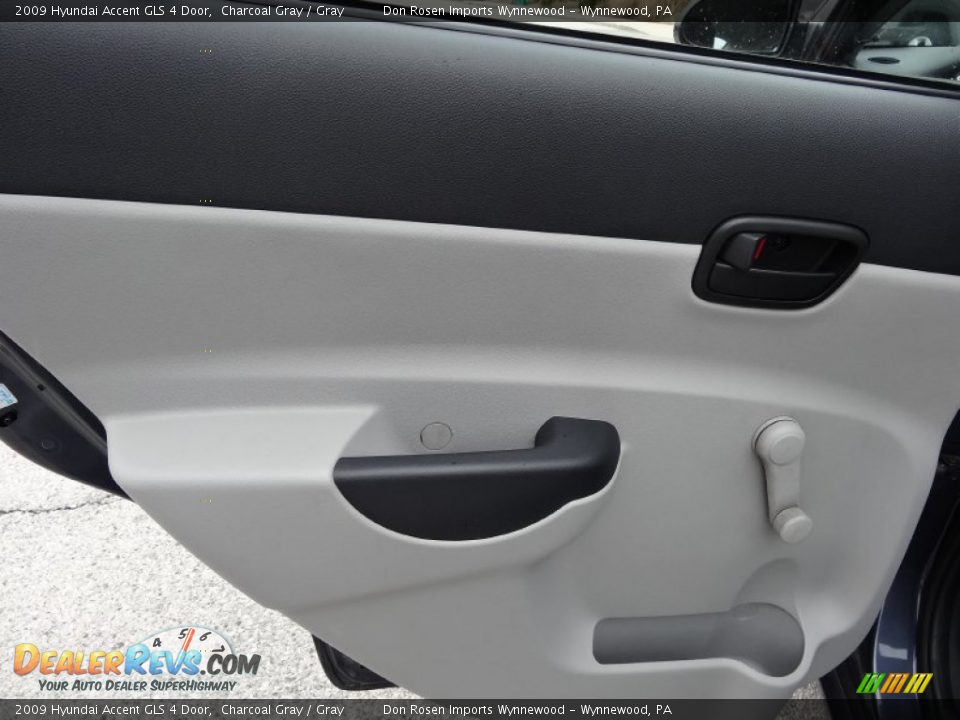 2009 Hyundai Accent GLS 4 Door Charcoal Gray / Gray Photo #24