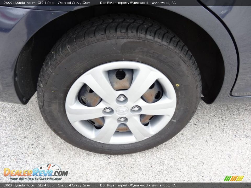2009 Hyundai Accent GLS 4 Door Charcoal Gray / Gray Photo #28