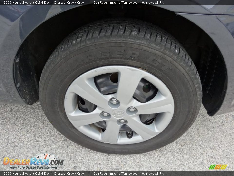 2009 Hyundai Accent GLS 4 Door Charcoal Gray / Gray Photo #29