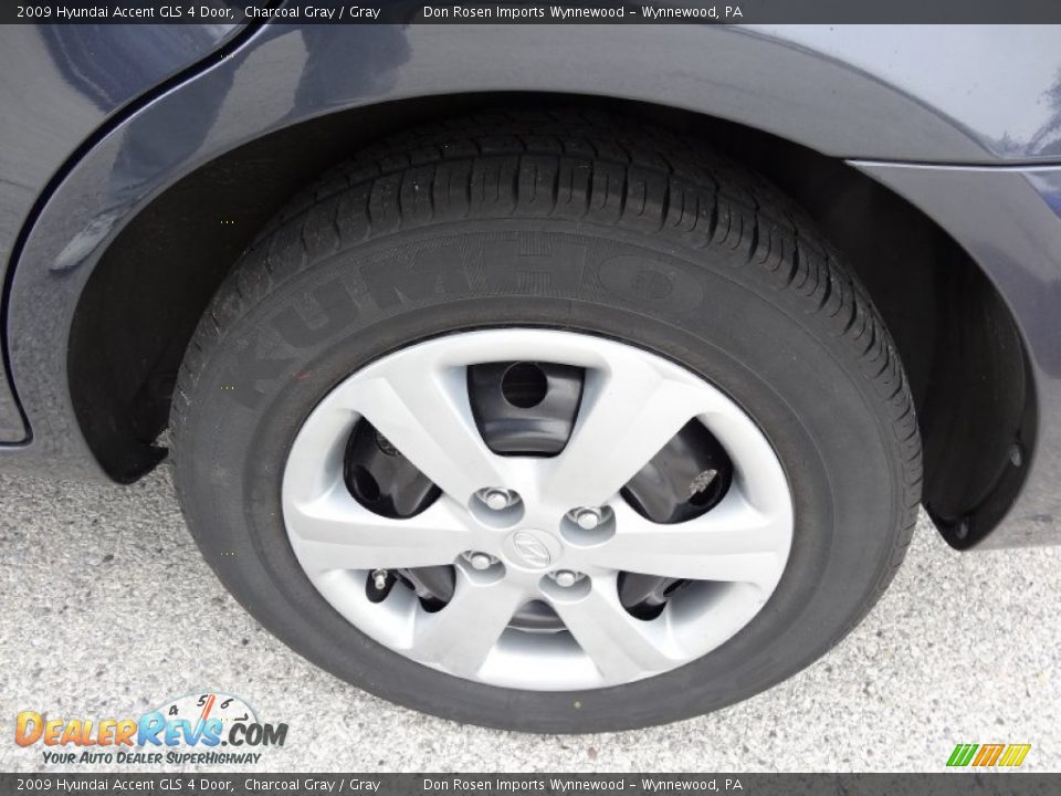 2009 Hyundai Accent GLS 4 Door Charcoal Gray / Gray Photo #33