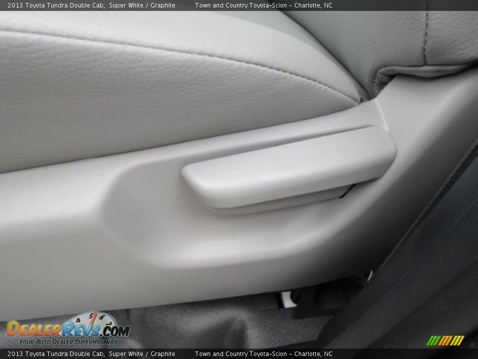 2013 Toyota Tundra Double Cab Super White / Graphite Photo #9