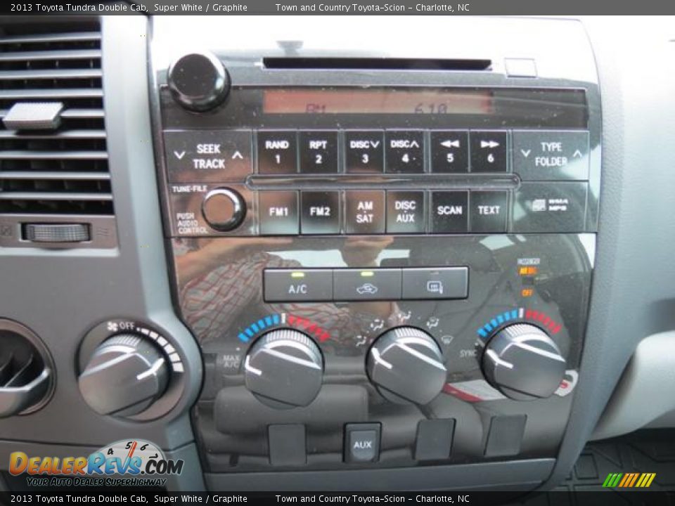 2013 Toyota Tundra Double Cab Super White / Graphite Photo #12