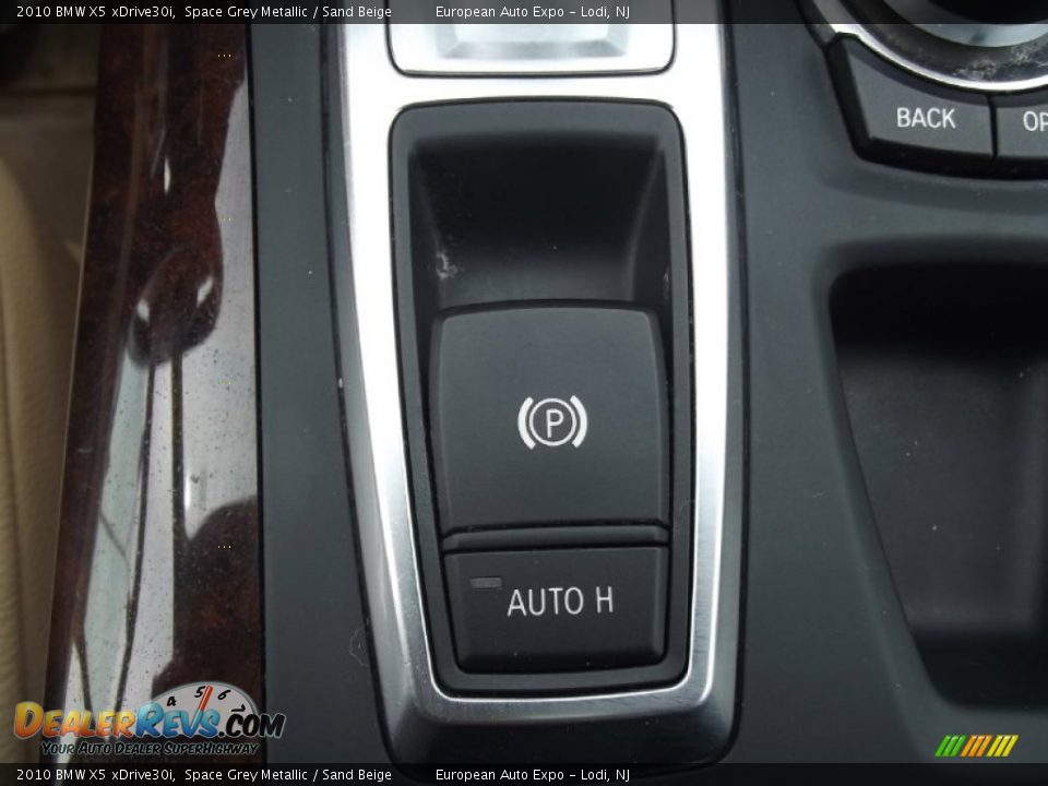 2010 BMW X5 xDrive30i Space Grey Metallic / Sand Beige Photo #25