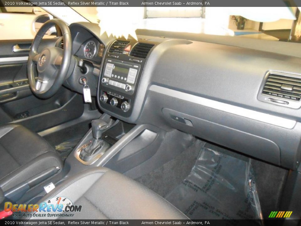 2010 Volkswagen Jetta SE Sedan Reflex Silver Metallic / Titan Black Photo #12