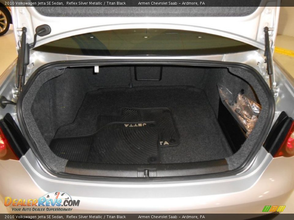 2010 Volkswagen Jetta SE Sedan Reflex Silver Metallic / Titan Black Photo #16
