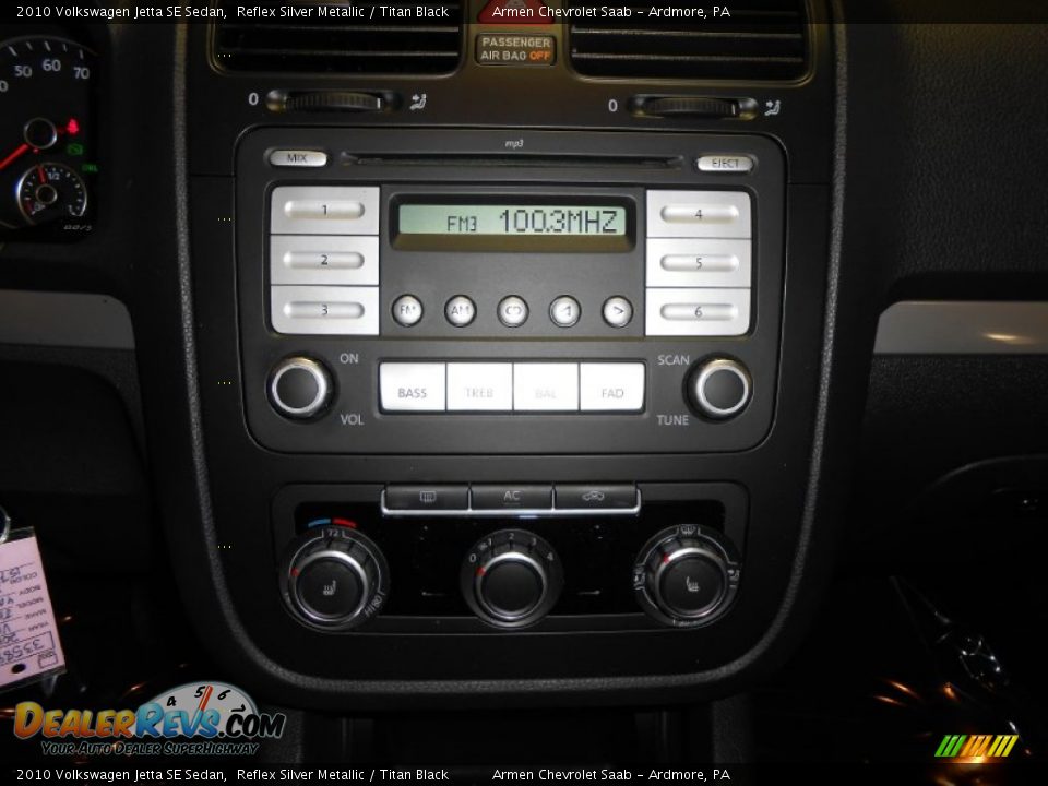 2010 Volkswagen Jetta SE Sedan Reflex Silver Metallic / Titan Black Photo #23