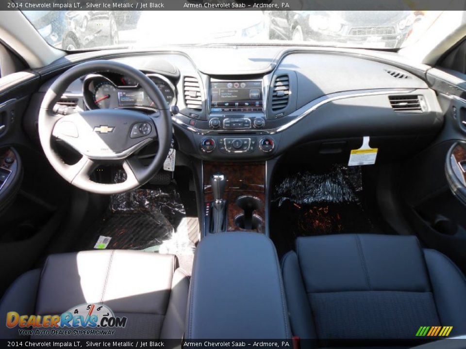 Dashboard of 2014 Chevrolet Impala LT Photo #10
