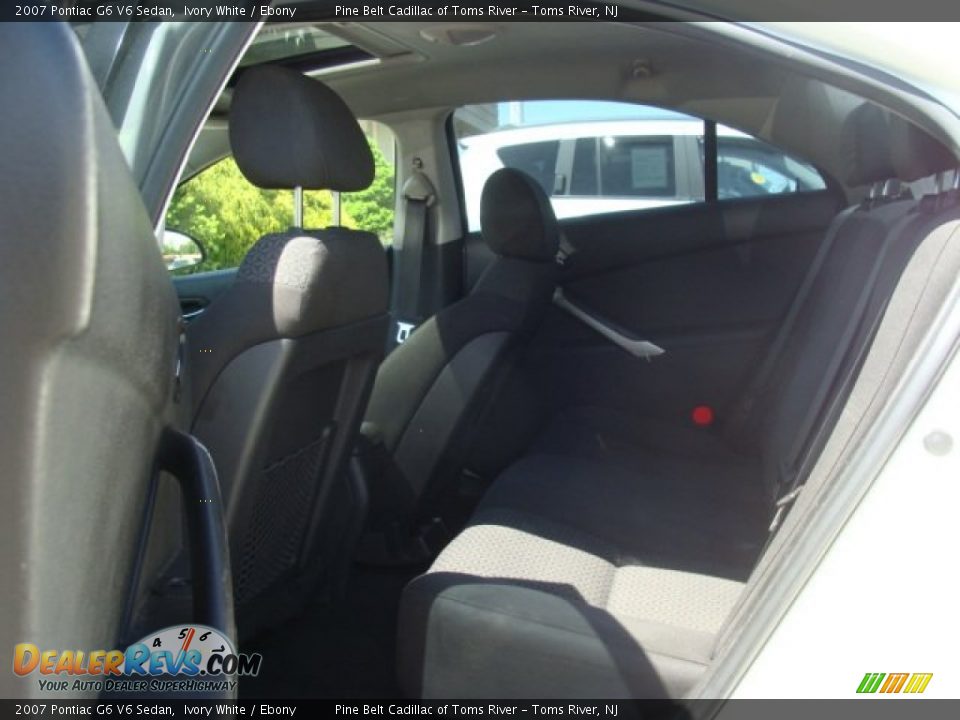 2007 Pontiac G6 V6 Sedan Ivory White / Ebony Photo #7