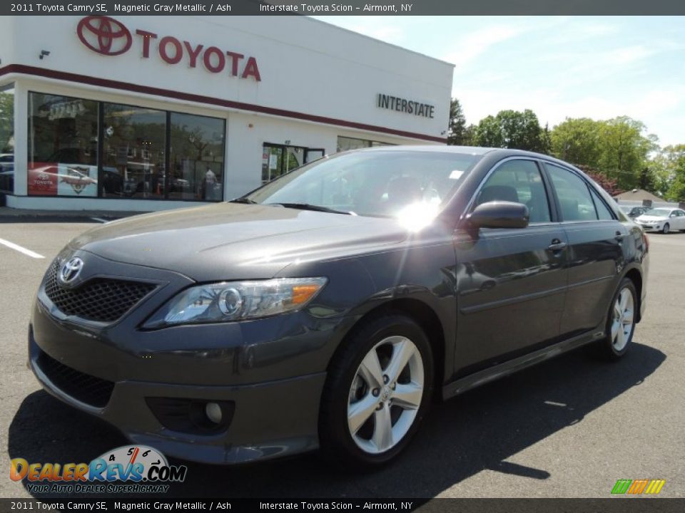 2011 Toyota Camry SE Magnetic Gray Metallic / Ash Photo #1