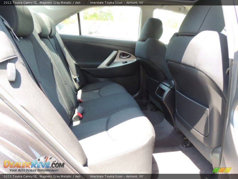 2011 Toyota Camry SE Magnetic Gray Metallic / Ash Photo #19