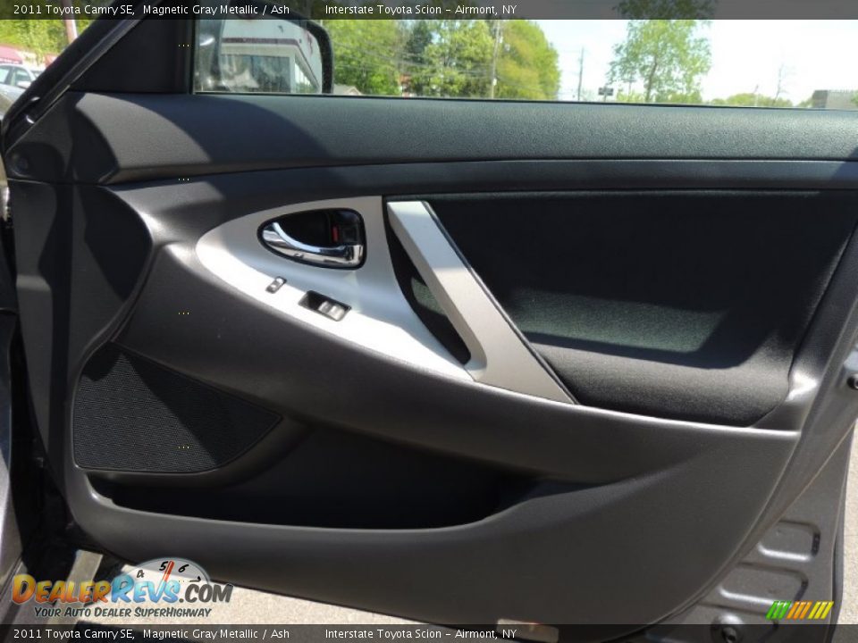 2011 Toyota Camry SE Magnetic Gray Metallic / Ash Photo #20