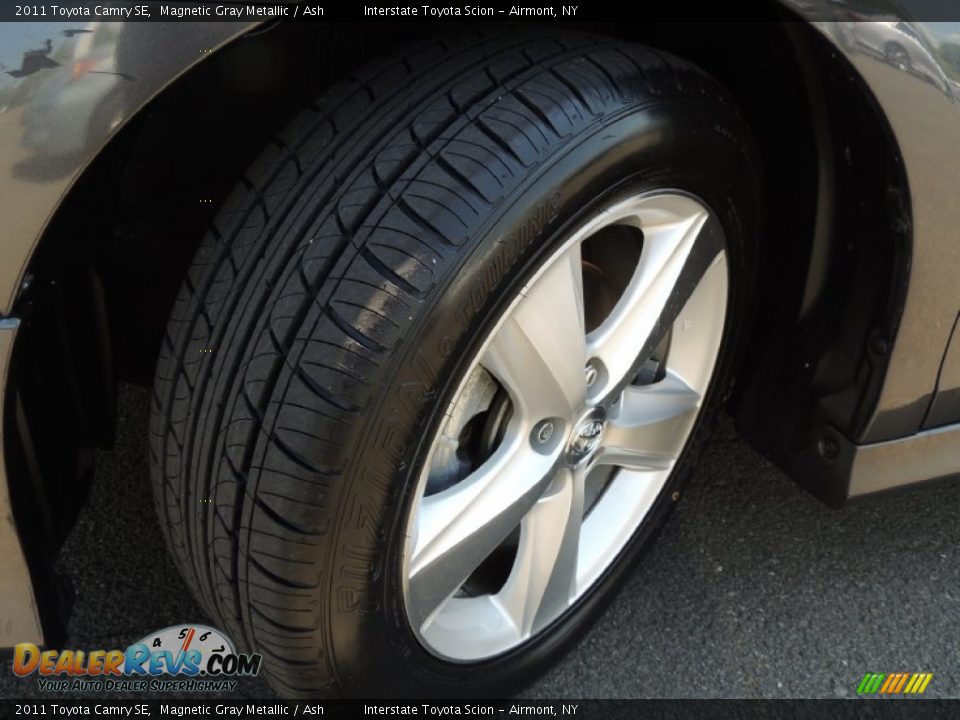 2011 Toyota Camry SE Magnetic Gray Metallic / Ash Photo #24