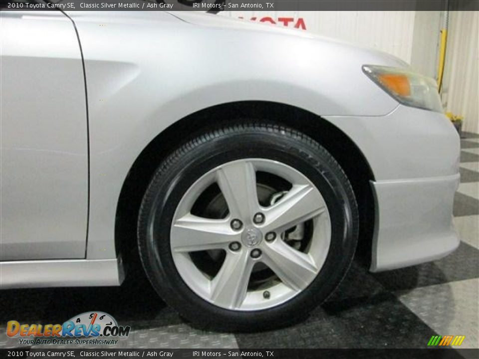 2010 Toyota Camry SE Classic Silver Metallic / Ash Gray Photo #8