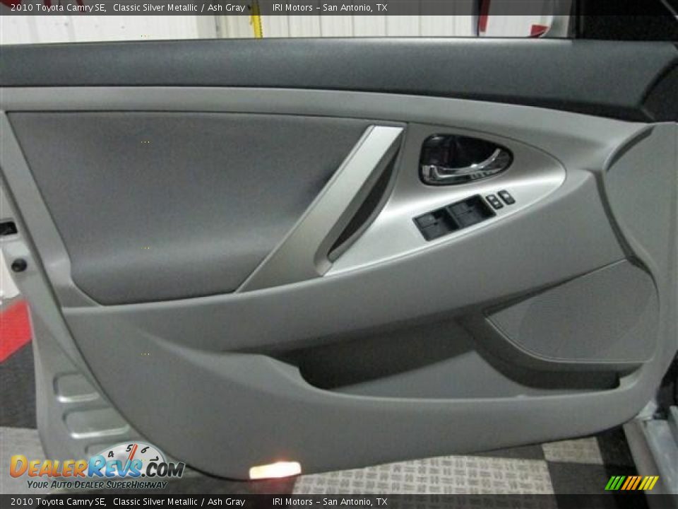 2010 Toyota Camry SE Classic Silver Metallic / Ash Gray Photo #9