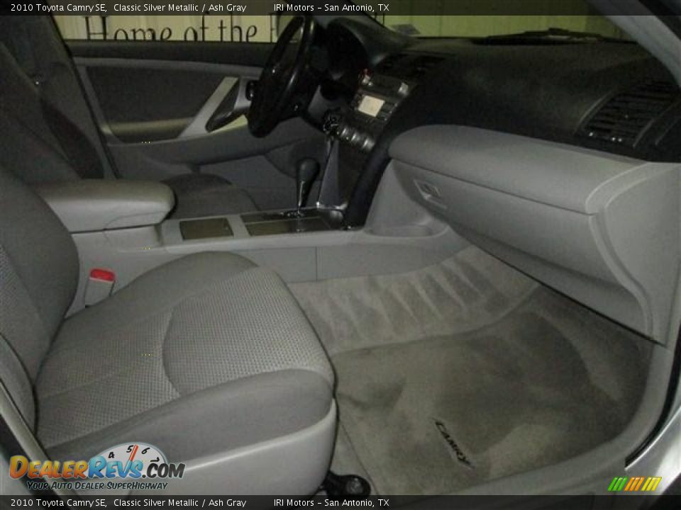 2010 Toyota Camry SE Classic Silver Metallic / Ash Gray Photo #17