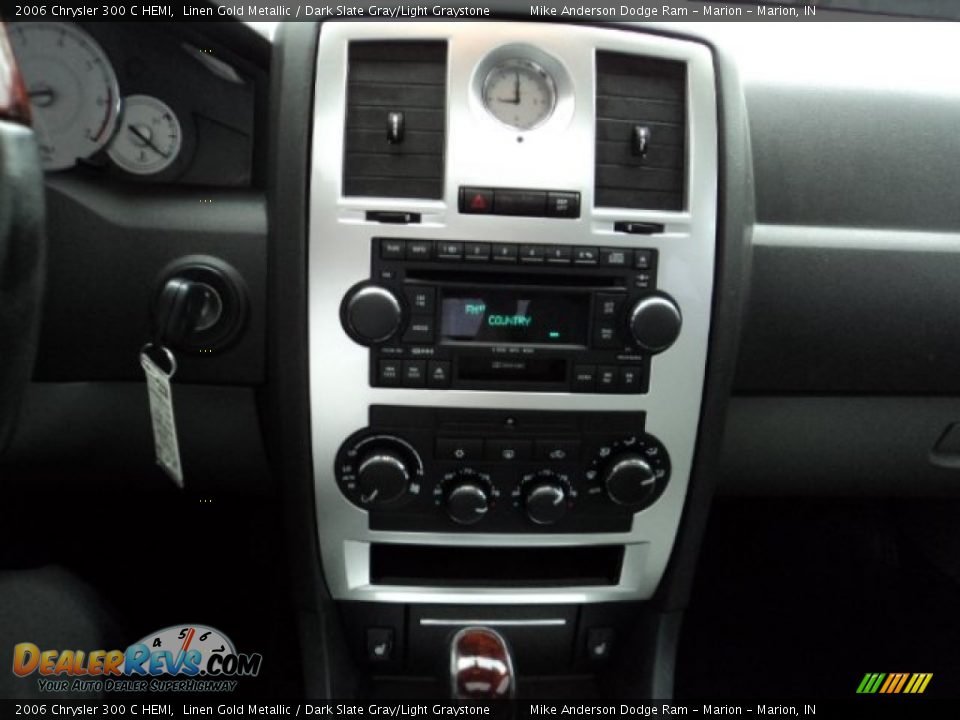 2006 Chrysler 300 C HEMI Linen Gold Metallic / Dark Slate Gray/Light Graystone Photo #6