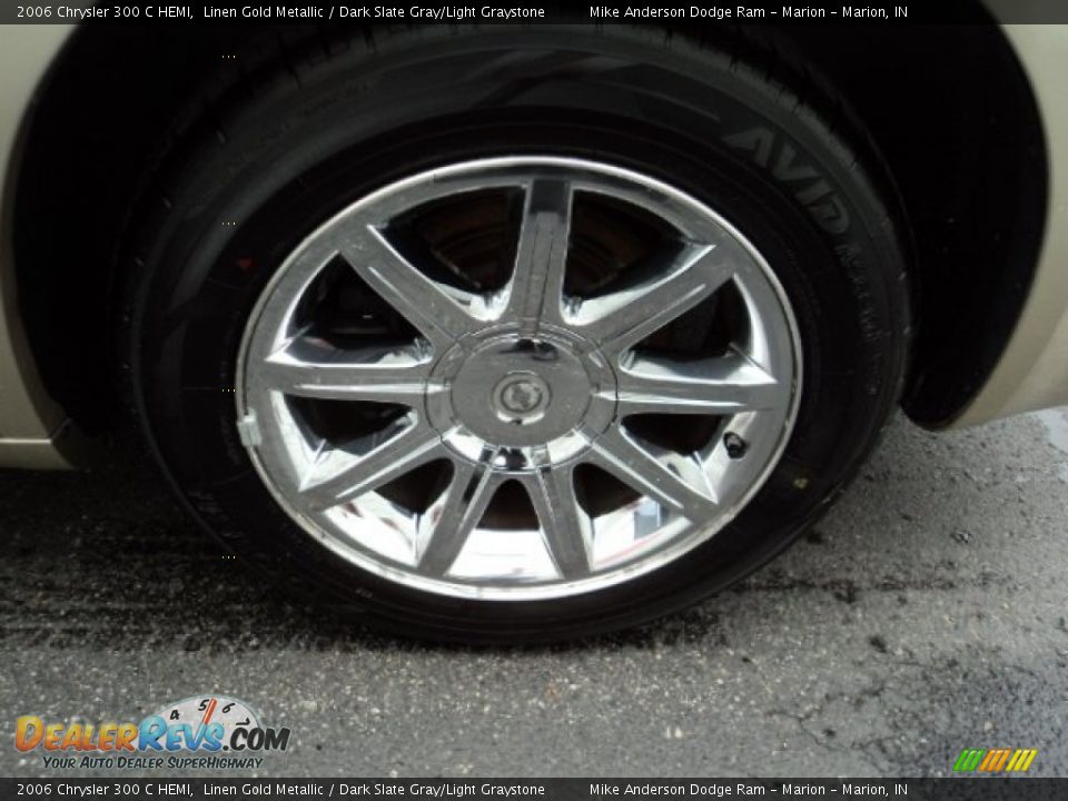 2006 Chrysler 300 C HEMI Linen Gold Metallic / Dark Slate Gray/Light Graystone Photo #10