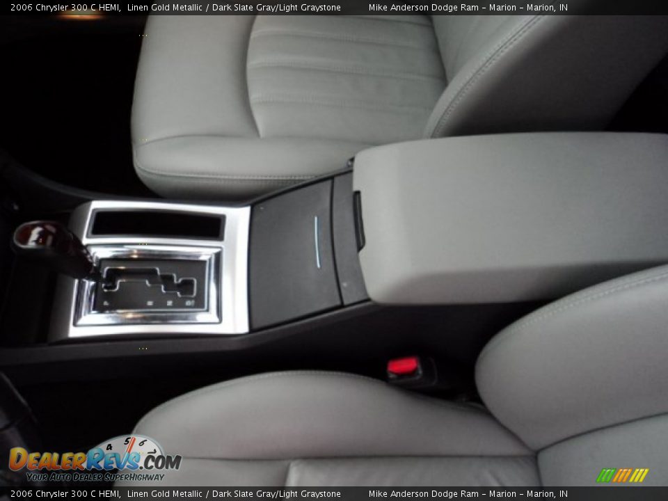 2006 Chrysler 300 C HEMI Linen Gold Metallic / Dark Slate Gray/Light Graystone Photo #14