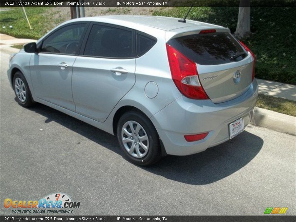 2013 Hyundai Accent GS 5 Door Ironman Silver / Black Photo #2