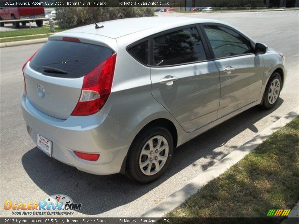 2013 Hyundai Accent GS 5 Door Ironman Silver / Black Photo #3