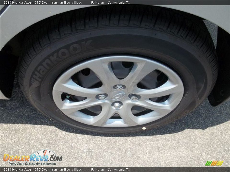 2013 Hyundai Accent GS 5 Door Ironman Silver / Black Photo #5