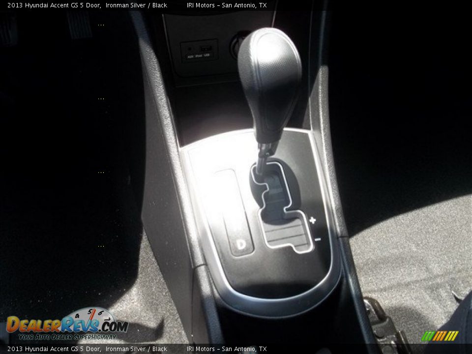 2013 Hyundai Accent GS 5 Door Ironman Silver / Black Photo #9