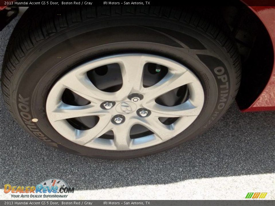 2013 Hyundai Accent GS 5 Door Boston Red / Gray Photo #6
