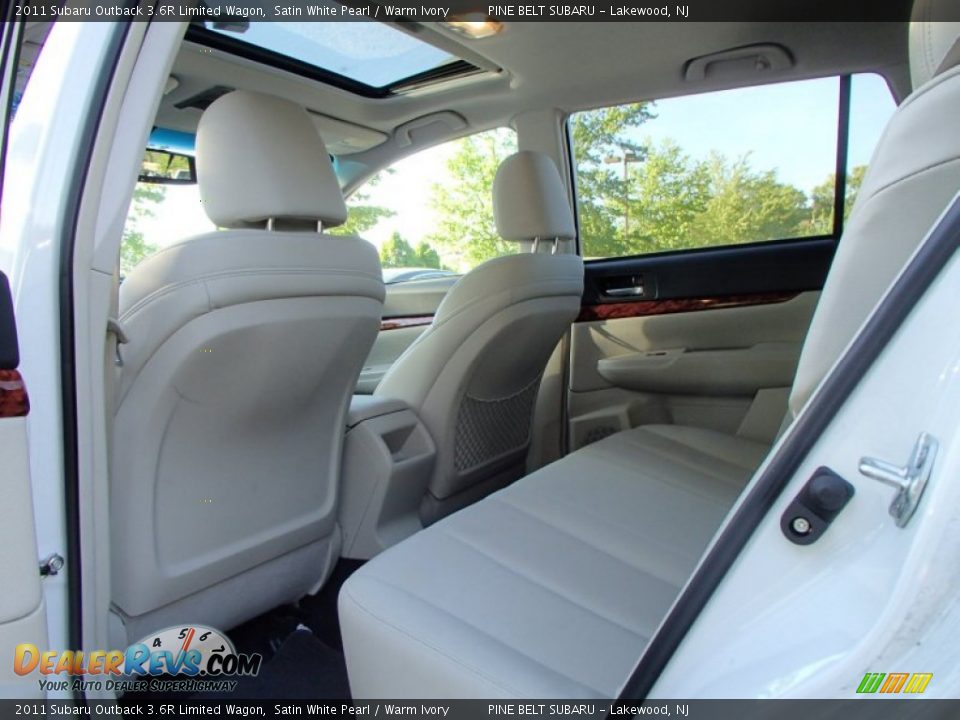 2011 Subaru Outback 3.6R Limited Wagon Satin White Pearl / Warm Ivory Photo #11