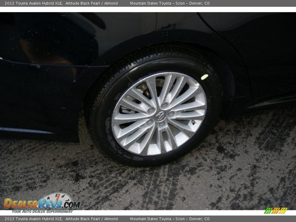 2013 Toyota Avalon Hybrid XLE Attitude Black Pearl / Almond Photo #9