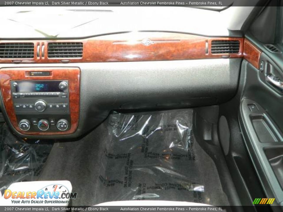 2007 Chevrolet Impala LS Dark Silver Metallic / Ebony Black Photo #11
