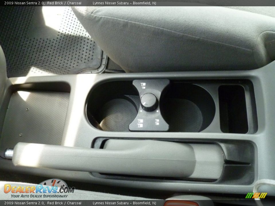 2009 Nissan Sentra 2.0 Red Brick / Charcoal Photo #18