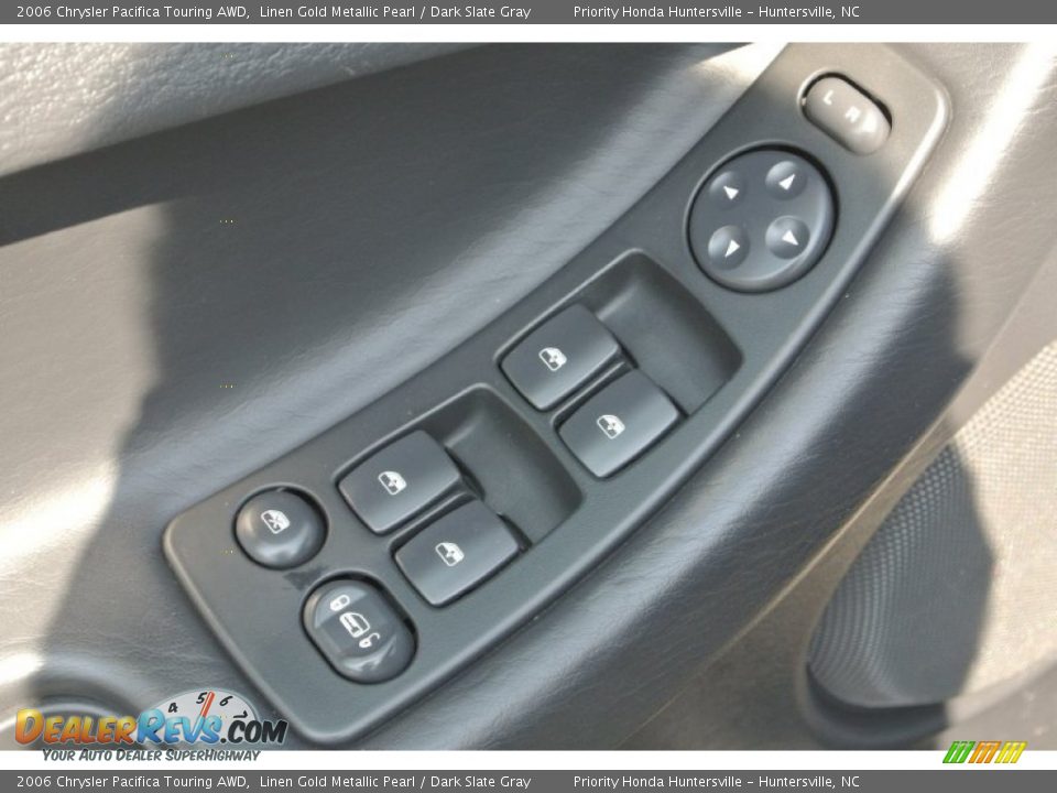2006 Chrysler Pacifica Touring AWD Linen Gold Metallic Pearl / Dark Slate Gray Photo #10