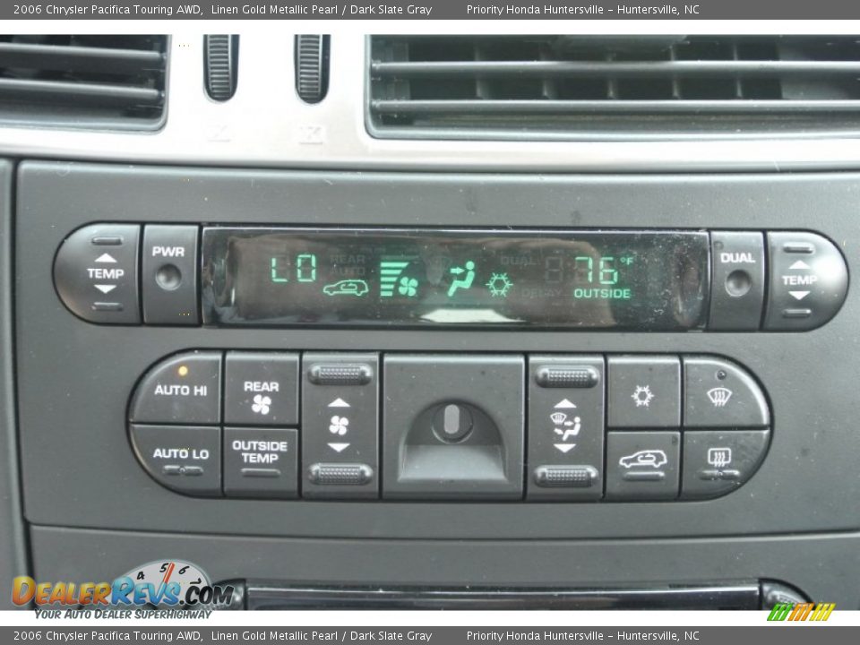 2006 Chrysler Pacifica Touring AWD Linen Gold Metallic Pearl / Dark Slate Gray Photo #16