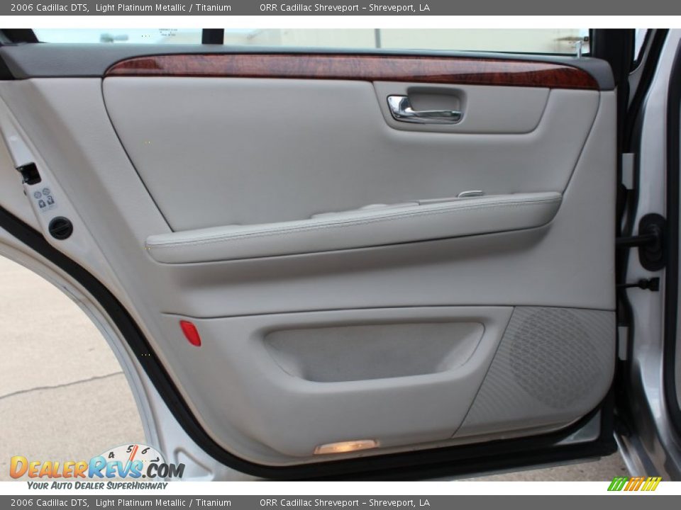 2006 Cadillac DTS Light Platinum Metallic / Titanium Photo #16