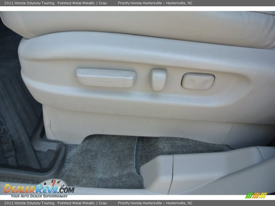 2011 Honda Odyssey Touring Polished Metal Metallic / Gray Photo #9