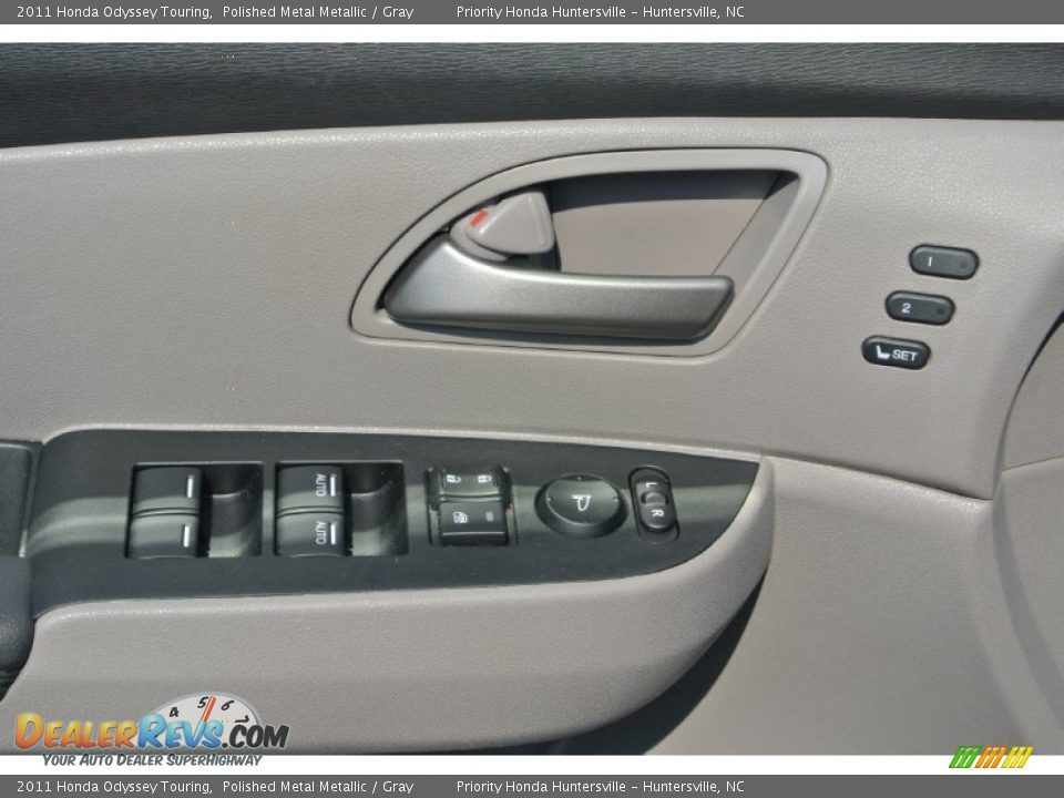2011 Honda Odyssey Touring Polished Metal Metallic / Gray Photo #11